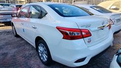 نيسان سيلفي